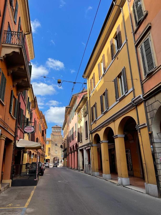 Portici Design Suite - Historical Center Болонья Экстерьер фото
