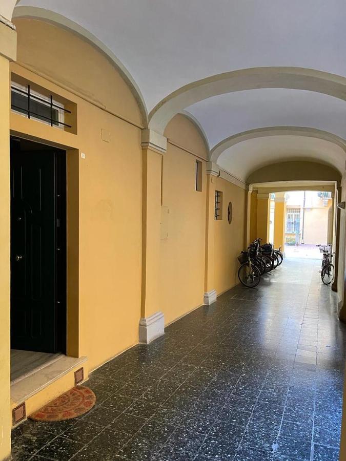 Portici Design Suite - Historical Center Болонья Экстерьер фото
